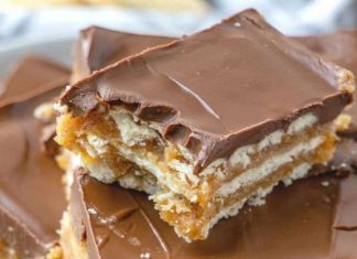 HOMEMADE KIT KAT BARS