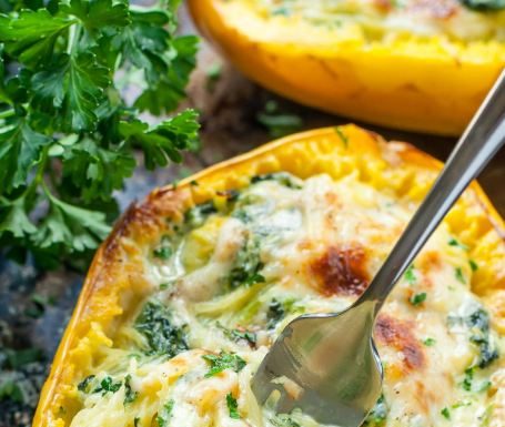 Cheesy Garlic Parmesan Spinach Spaghetti Squash