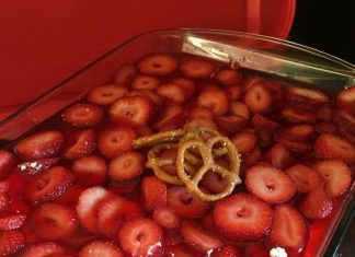 Strawberry Pretzel Salad!
