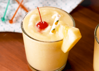 How to Make an Alcohol-Infused Pineapple Blender