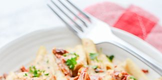 Creamy Sun Dried Tomato Chicken Pasta!