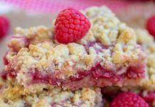 RASPBERRY CRUMBLE BARS