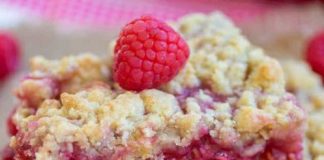 RASPBERRY CRUMBLE BARS