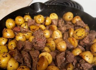 GARLIC BUTTER STEAK AND POTATOES SKILLET