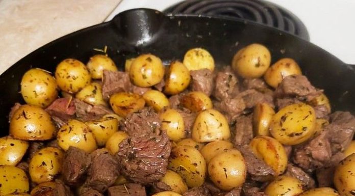 GARLIC BUTTER STEAK AND POTATOES SKILLET
