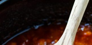 SLOW COOKER BOURBON BAKED BEANS