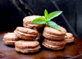 Romany Creams | The Biscuit Tins