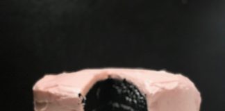 COCOA NOIR CAKE WITH CREAM