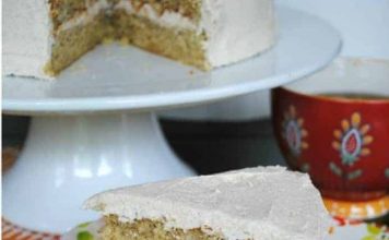 Banana Cake with Cinnamon Buttercream Frosting