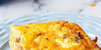 EASY SAUSAGE HASH BROWN BREAKFAST CASSEROLE