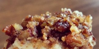 PECAN CHEESECAKE SQUARES