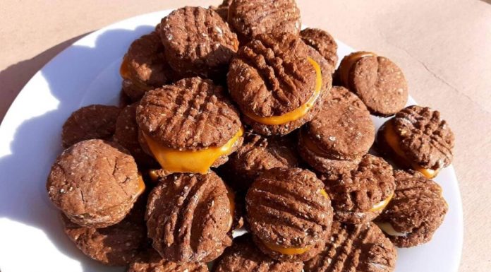 ROMANY CREAM BISCUITS