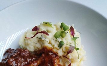 Oxtail served with mash potatoes