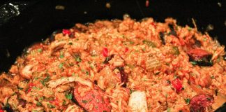 Slow Cooker Jambalaya with Chicken and Sausage