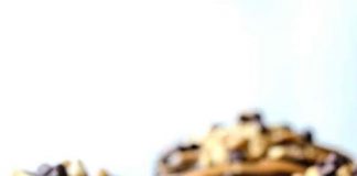 Almost No Bake Mini Chocolate Peanut Butter Pies