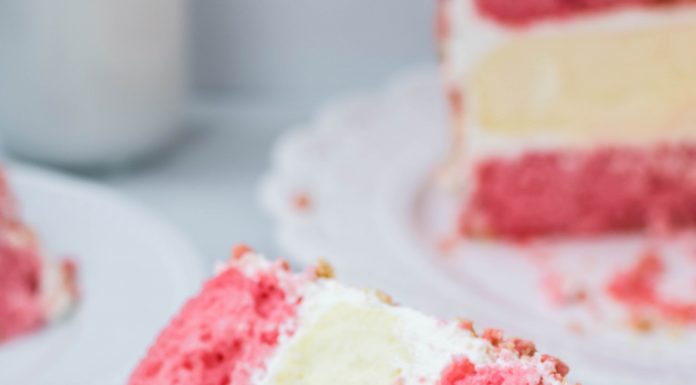 Strawberry Shortcake Cheesecake Cake!