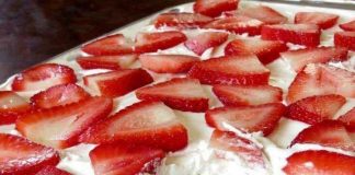 STRAWBERRY CREAM CHEESE ICEBOX CAKE