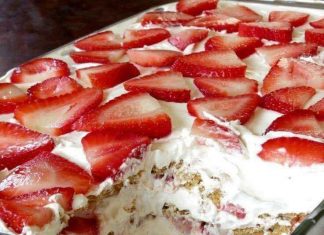 STRAWBERRY CREAM CHEESE ICEBOX CAKE