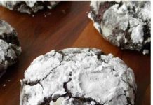Dark Chocolate Mint Crinkle Cookies