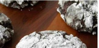 Dark Chocolate Mint Crinkle Cookies