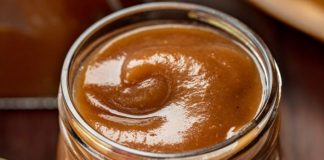 SLOW COOKER APPLE BUTTER
