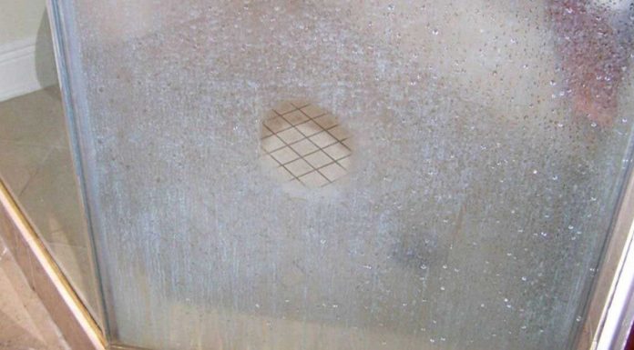 How To Rid Mildew And Hard Water Stains From The Shower