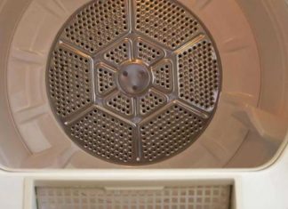 Woman Issues Warning After Handyman Highlights ‘Invisible Danger’ Found In Lint Screen