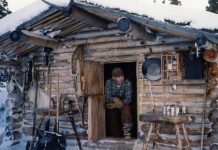 Man Lives Alone In The Alaskan Wilderness For 30 Years In A Log Cabin He Built Himself