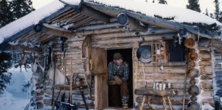 Man Lives Alone In The Alaskan Wilderness For 30 Years In A Log Cabin He Built Himself