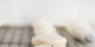 How to Make Macarons