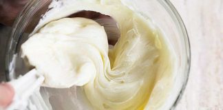 How To Make 2-Ingredient Buttercream Frosting
