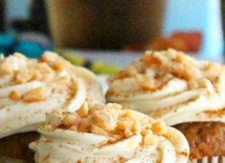 Cinnamon Caramel Macchiato Cupcakes with Cream Cheese Frosting