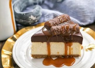 Chocolate Caramel Twix Cheesecake