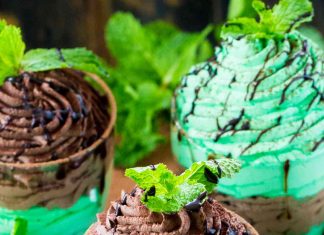 EASY CHOCOLATE MINT MOUSSE