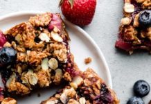 Healthy Berry Streusel Bars