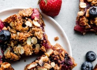 Healthy Berry Streusel Bars