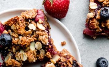 Healthy Berry Streusel Bars