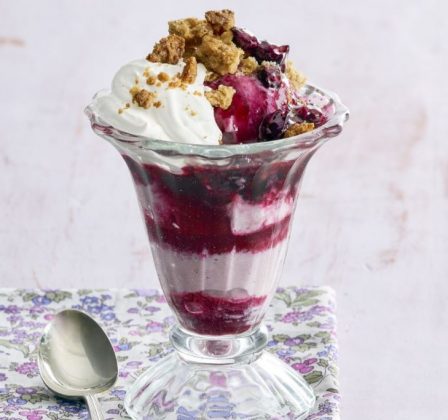 Blueberry Crumble Sundaes | Grandma's Things