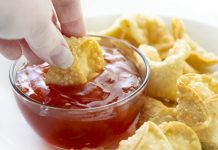 HOMEMADE CREAM CHEESE WONTONS