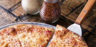 How to Make a Classic Cheese Pizza