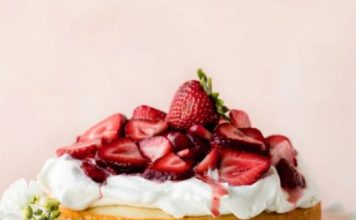 One Layer Strawberry Shortcake Cake