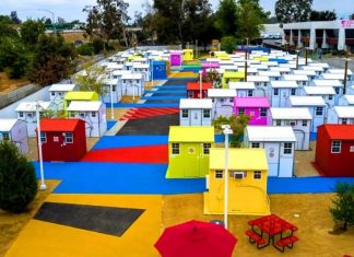 Tiny Home Village – Los Angeles Architects Turn Freeway Park Into A Colorful Transitional