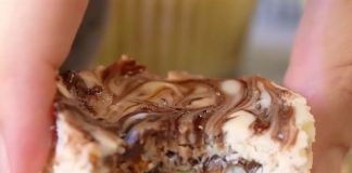 Fudge Swirled Oreo Bottom Cheesecake Cupcakes