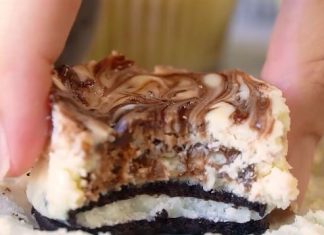 Fudge Swirled Oreo Bottom Cheesecake Cupcakes