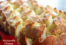 MOZZARELLA CHEESE GARLIC BREAD