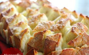 MOZZARELLA CHEESE GARLIC BREAD