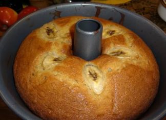 BONNIE’S CLASSIC BANANA BUNDT CAKE