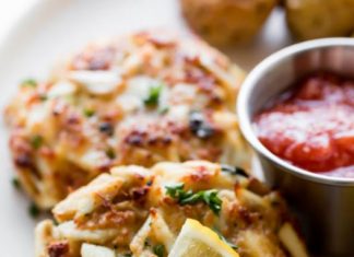 Maryland Crab Cakes Recipe (Little Filler)