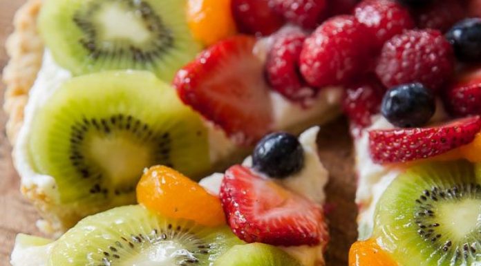 Fresh Fruit Tart with Vanilla Mascarpone Cream