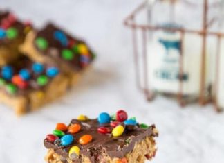 MONSTER COOKIE NO BAKE BARS
